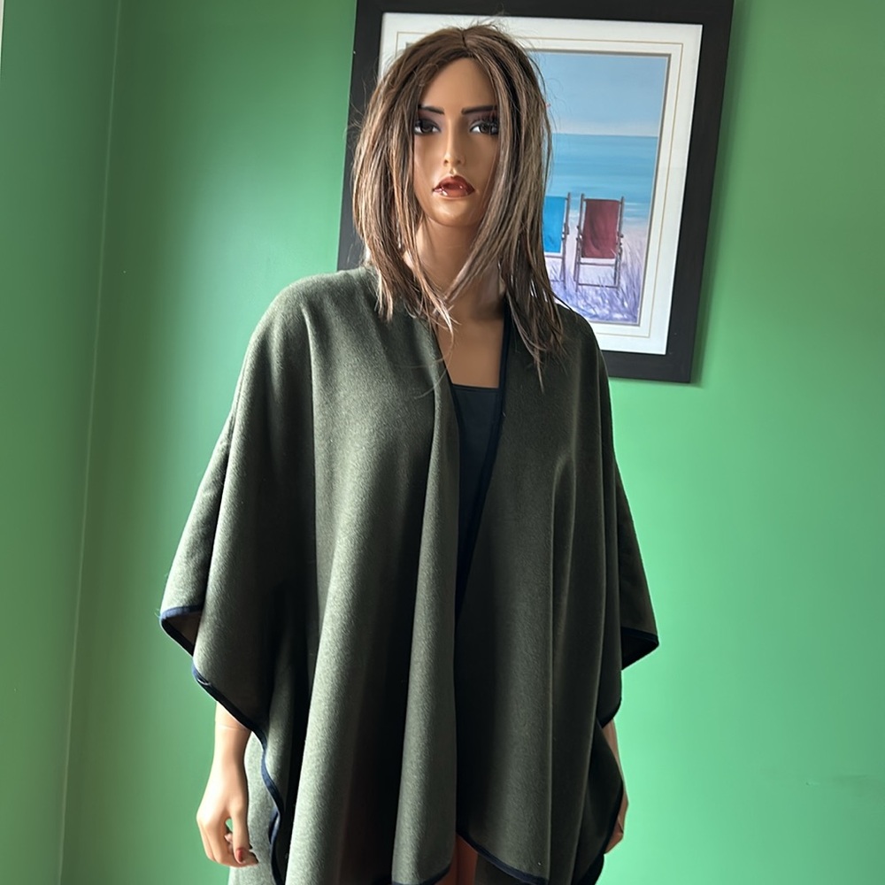 🌻🌻EUC Old Navy Cape Jacket🌻🌻
